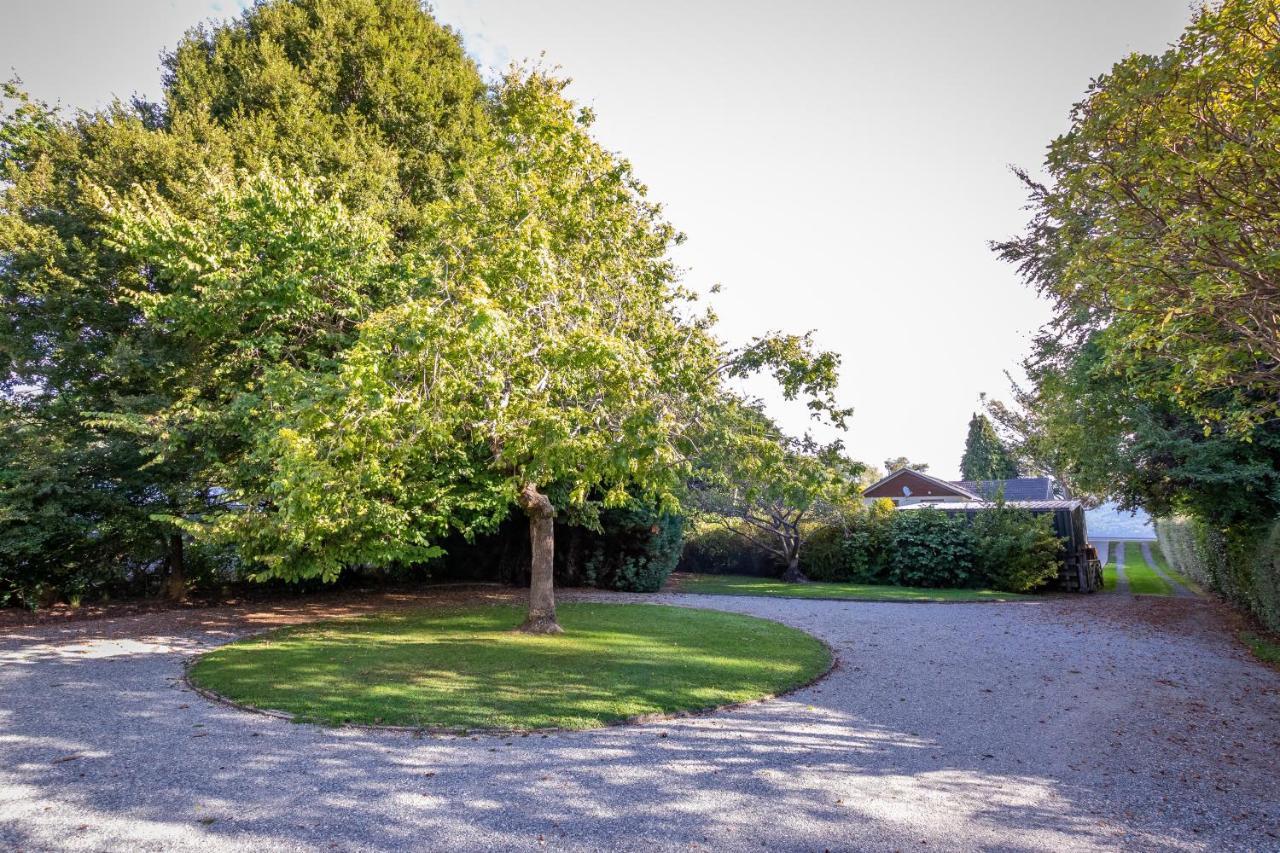 Hop, Skip And Jump To The Lake - Te Anau House Exterior foto